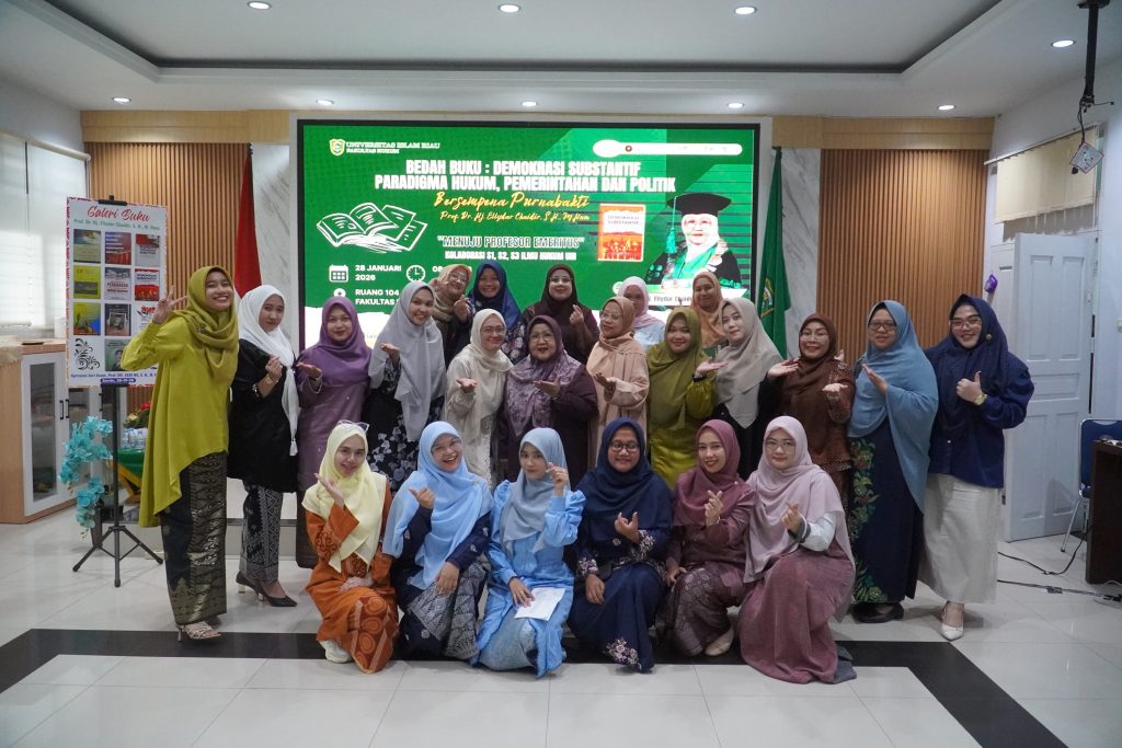 Peserta kegiatan Bedah Buku dan Purnabakti Profesor Fakultas Hukum UIR