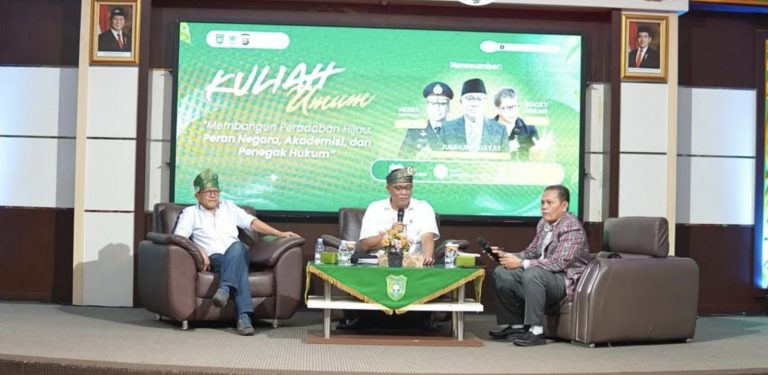 Sesi diskusi panel narasumber dan moderator Kuliah Umum Membangun Peradaban Hijau